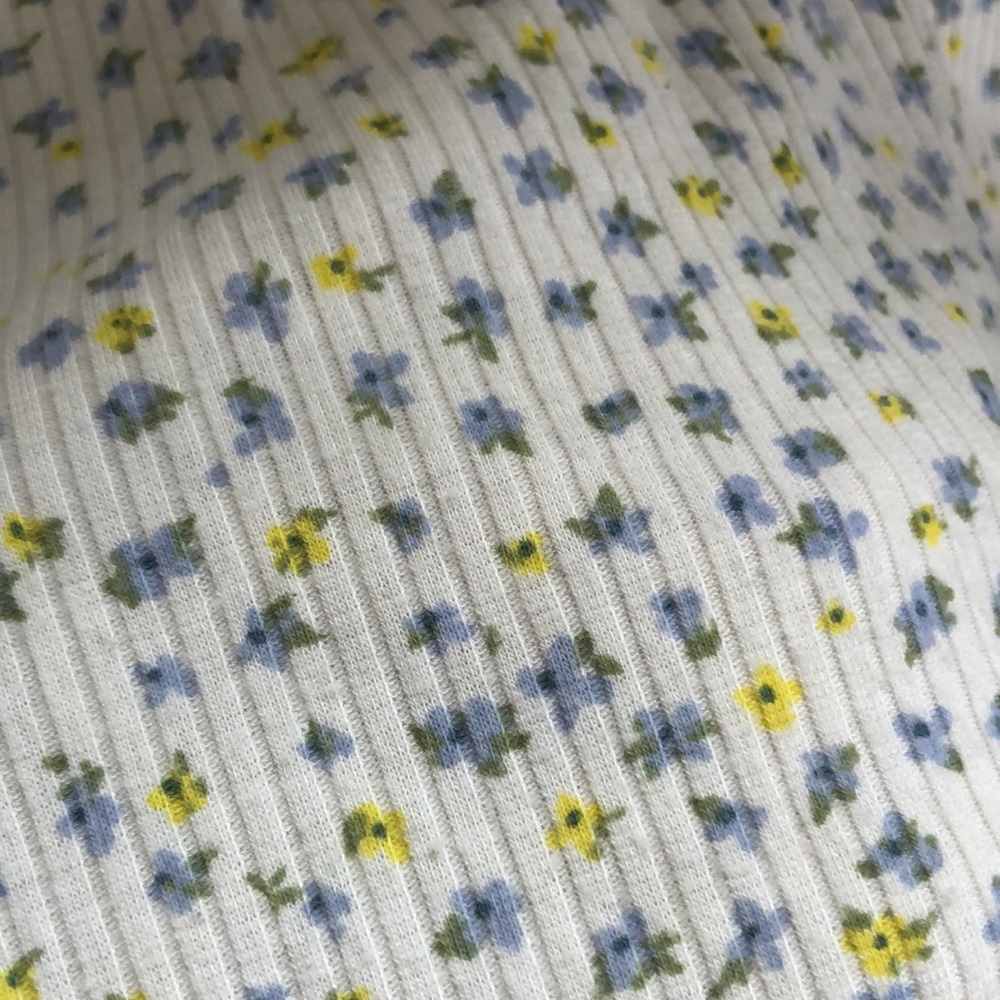 Tiny Floral Ribbed Tank Size Large - Picture 3 of 3
